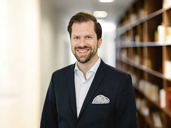 Dr. Marc Maisch